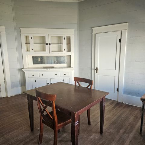 432 S Main Street, Springtown, TX 76082