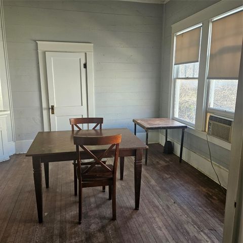 432 S Main Street, Springtown, TX 76082