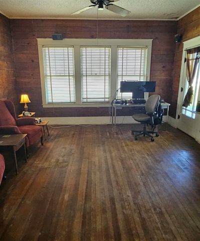 432 S Main Street, Springtown, TX 76082