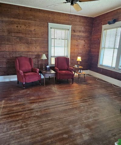 432 S Main Street, Springtown, TX 76082