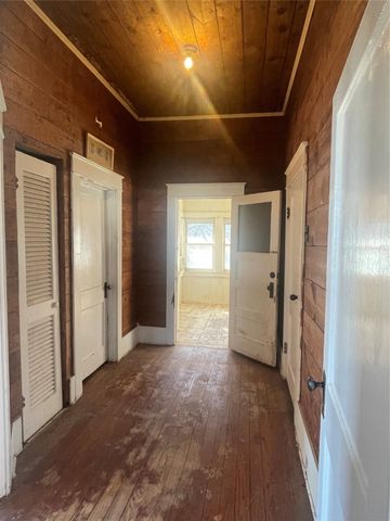 432 S Main Street, Springtown, TX 76082