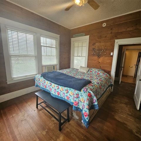 432 S Main Street, Springtown, TX 76082