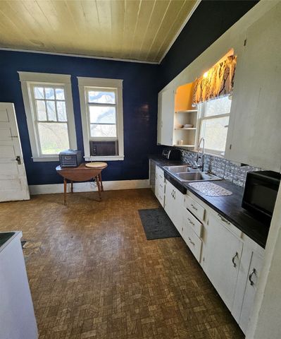432 S Main Street, Springtown, TX 76082