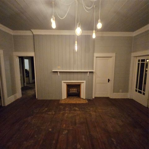432 S Main Street, Springtown, TX 76082
