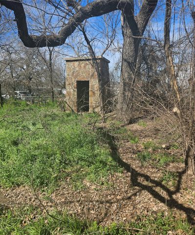432 S Main Street, Springtown, TX 76082