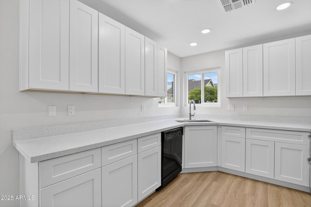 2455 E BROADWAY Road 25, Mesa, AZ 85204