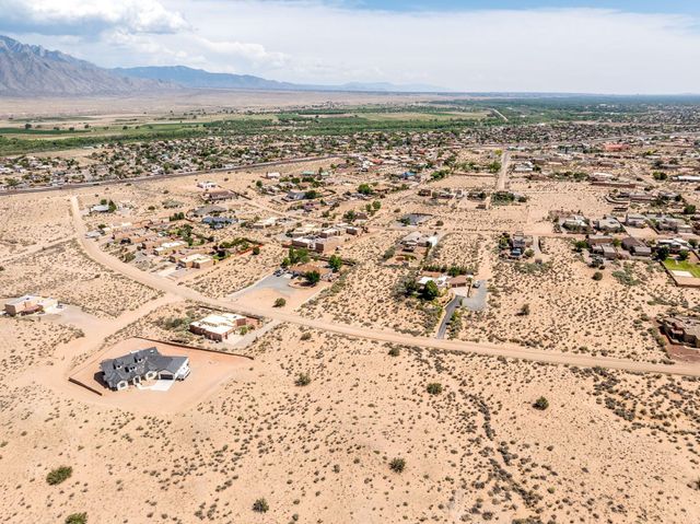 6901 Vatapa Road NE, Rio Rancho, NM 87144