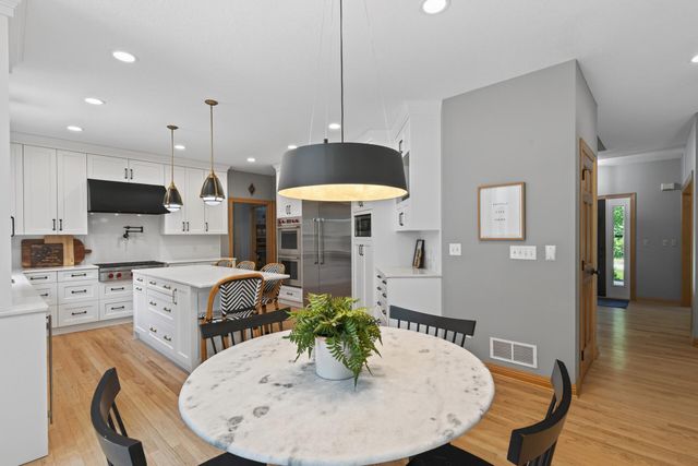 6539 Orchard Ridge Trail, Woodbury, MN 55129