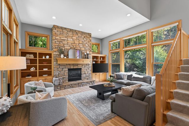 6539 Orchard Ridge Trail, Woodbury, MN 55129