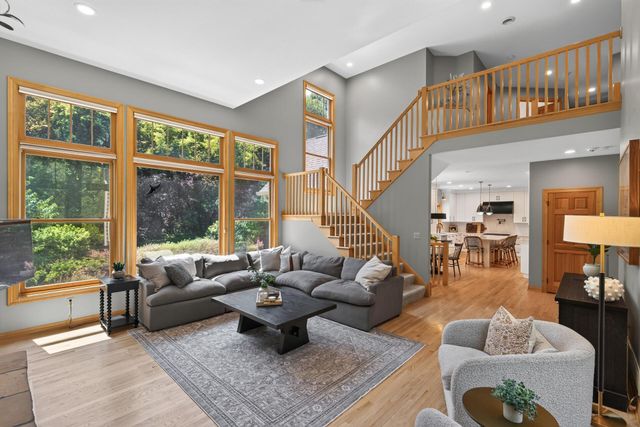 6539 Orchard Ridge Trail, Woodbury, MN 55129
