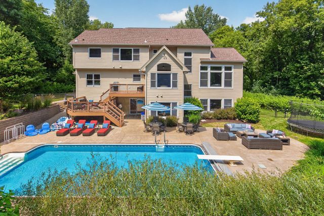 6539 Orchard Ridge Trail, Woodbury, MN 55129