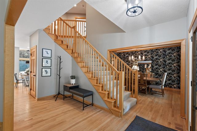 6539 Orchard Ridge Trail, Woodbury, MN 55129