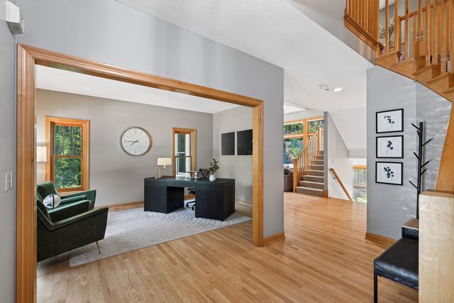 6539 Orchard Ridge Trail, Woodbury, MN 55129