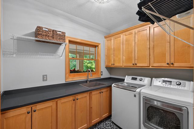 6539 Orchard Ridge Trail, Woodbury, MN 55129