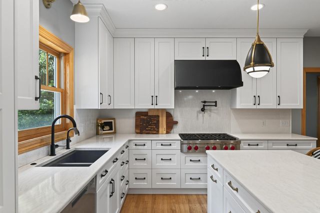 6539 Orchard Ridge Trail, Woodbury, MN 55129