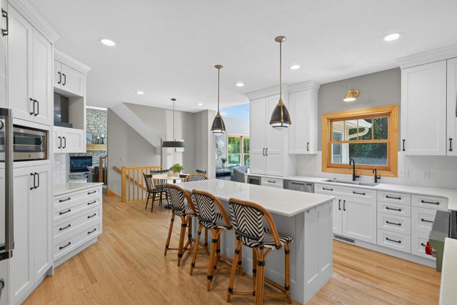 6539 Orchard Ridge Trail, Woodbury, MN 55129