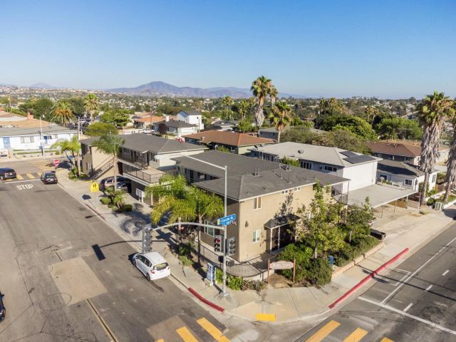 6101 Adelaide Ave 102, San Diego, CA 92115