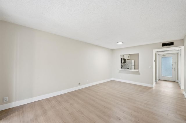 9430 Poinciana Place 409, Davie, FL 33324
