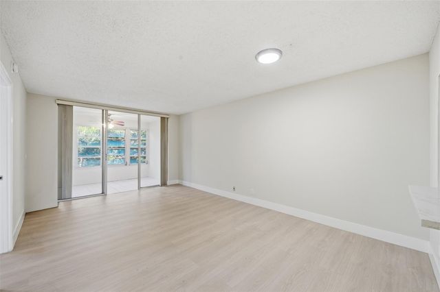9430 Poinciana Place 409, Davie, FL 33324