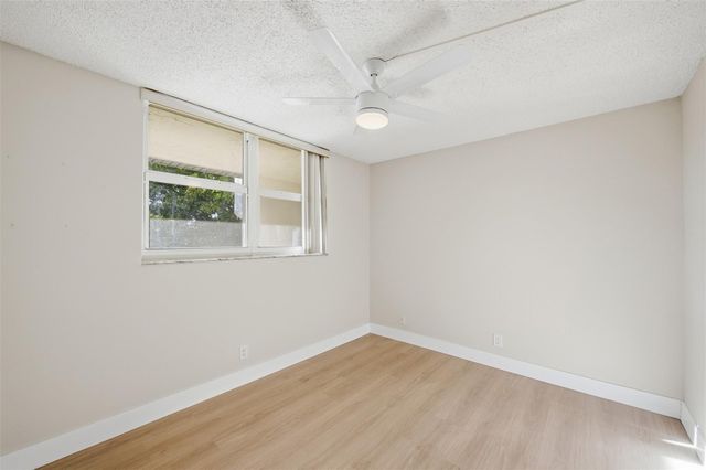 9430 Poinciana Place 409, Davie, FL 33324