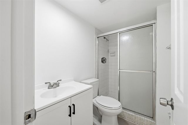 9430 Poinciana Place 409, Davie, FL 33324