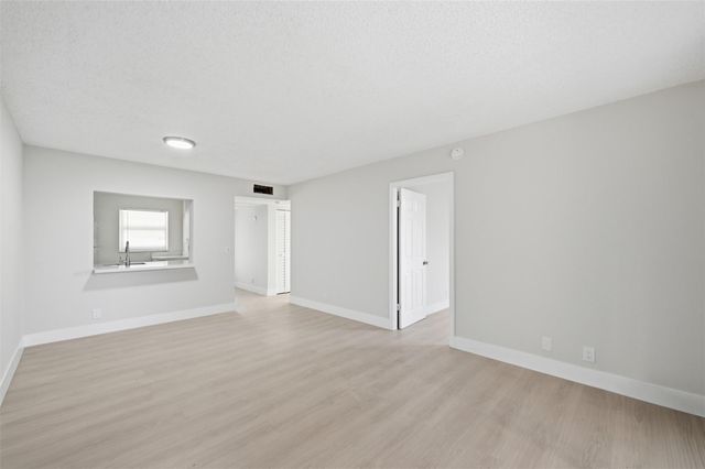9430 Poinciana Place 409, Davie, FL 33324