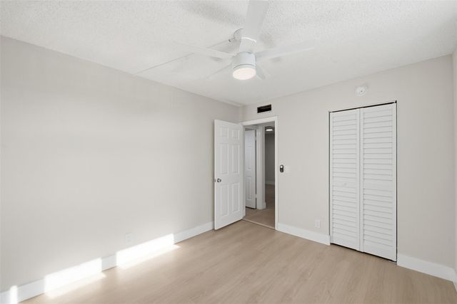 9430 Poinciana Place 409, Davie, FL 33324