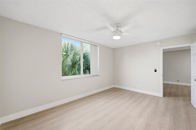 9430 Poinciana Place 409, Davie, FL 33324