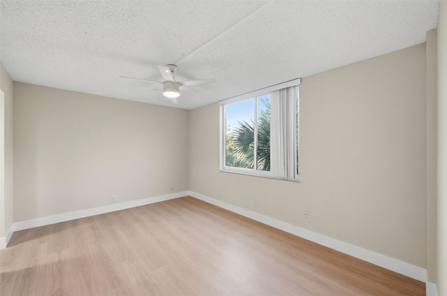 9430 Poinciana Place 409, Davie, FL 33324