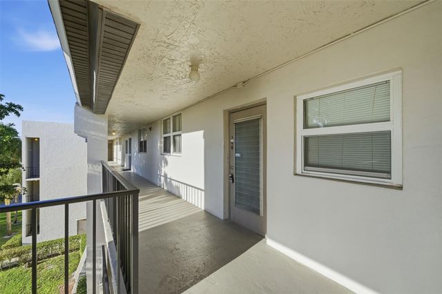 9430 Poinciana Place 409, Davie, FL 33324