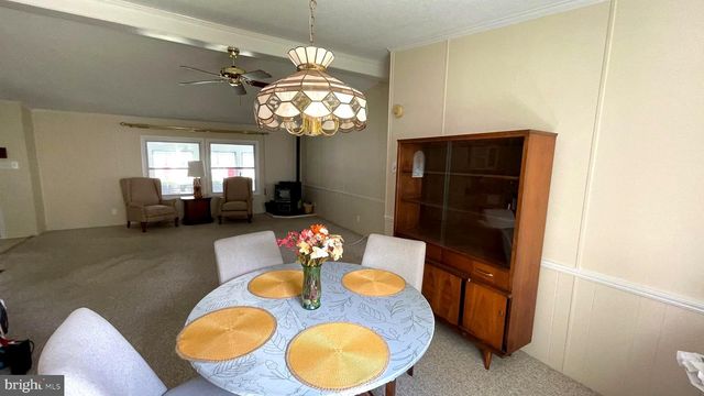 742 DOGWOOD DR, North Wales, PA 19454