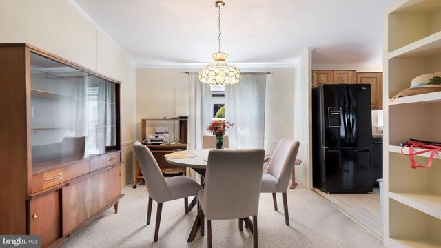 742 DOGWOOD DR, North Wales, PA 19454