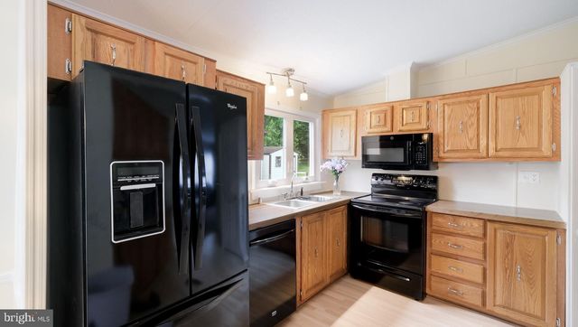 742 DOGWOOD DR, North Wales, PA 19454