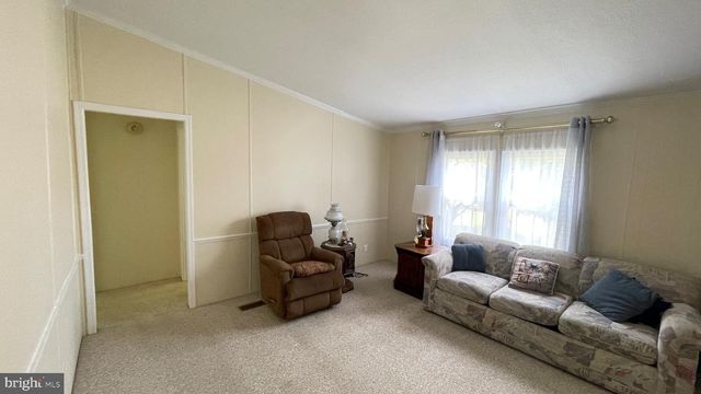 742 DOGWOOD DR, North Wales, PA 19454