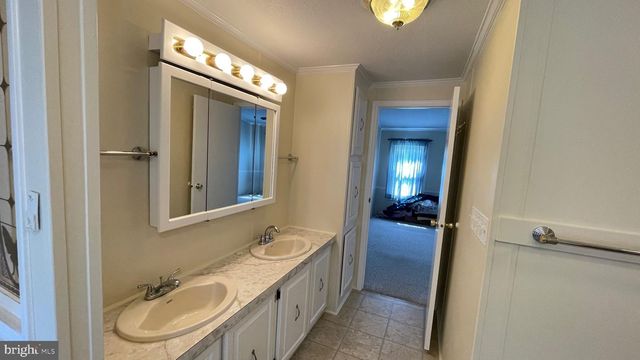 742 DOGWOOD DR, North Wales, PA 19454