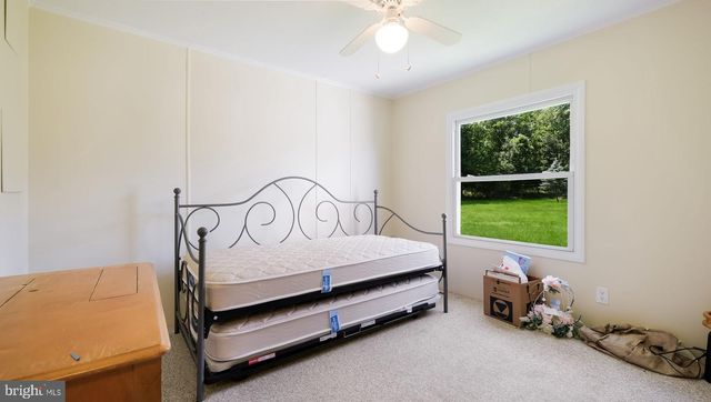 742 DOGWOOD DR, North Wales, PA 19454