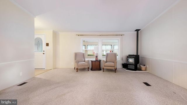 742 DOGWOOD DR, North Wales, PA 19454