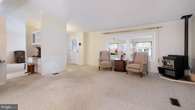 742 DOGWOOD DR, North Wales, PA 19454