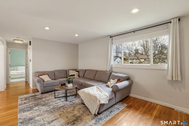 83 Parkview Drive, Southington, CT 06479