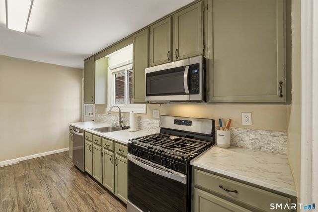 83 Parkview Drive, Southington, CT 06479