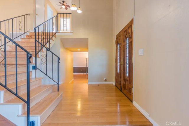 23132 Posada, Valencia, CA 91354