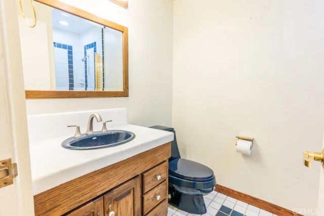 23132 Posada, Valencia, CA 91354