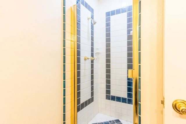 23132 Posada, Valencia, CA 91354