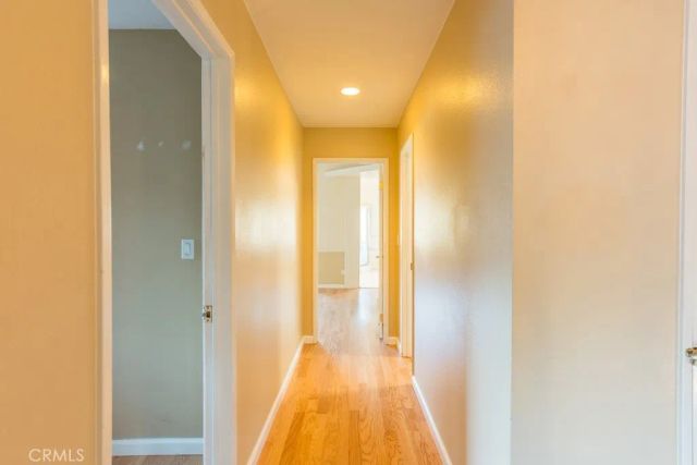 23132 Posada, Valencia, CA 91354