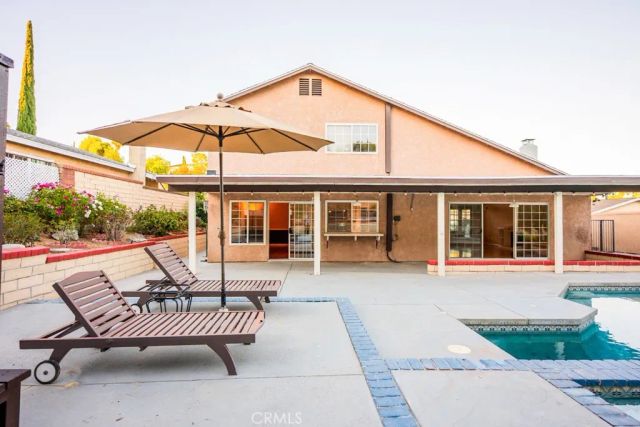 23132 Posada, Valencia, CA 91354