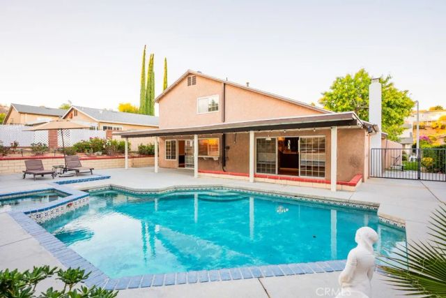 23132 Posada, Valencia, CA 91354