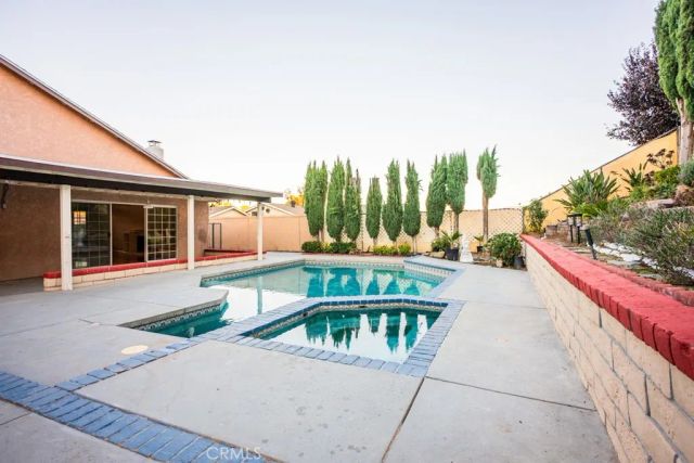 23132 Posada, Valencia, CA 91354