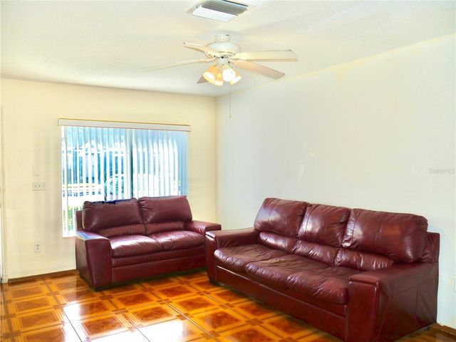 1907 FLUORSHIRE DRIVE, Brandon, FL 33511