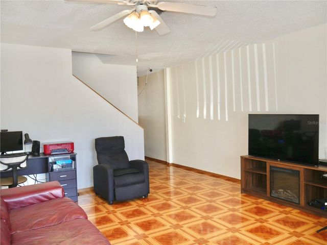 1907 FLUORSHIRE DRIVE, Brandon, FL 33511