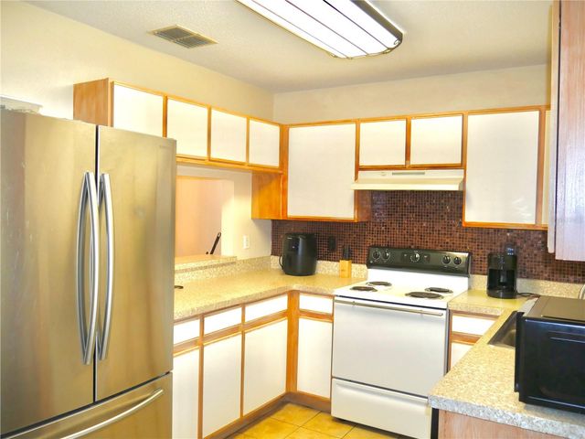 1907 FLUORSHIRE DRIVE, Brandon, FL 33511